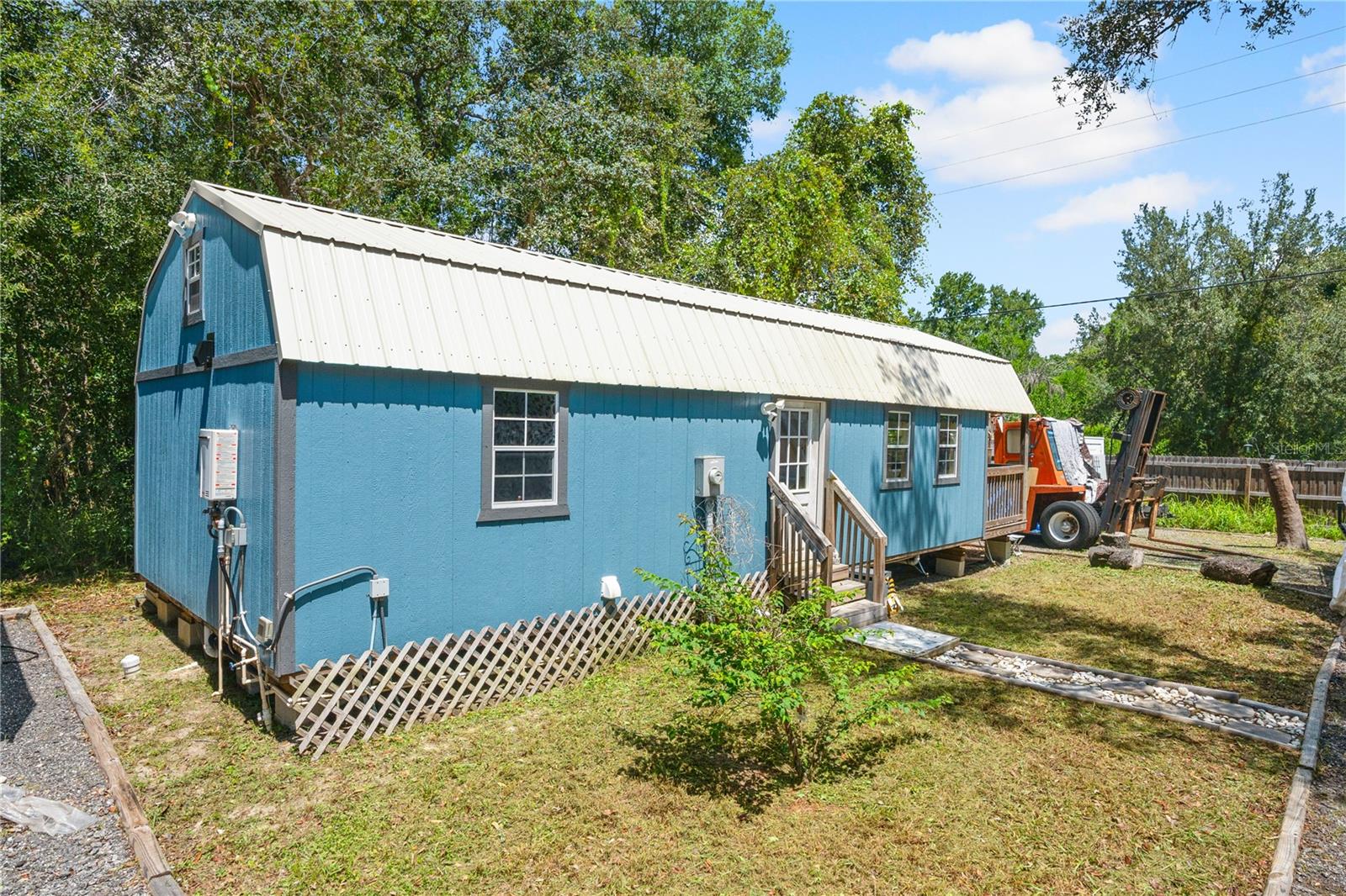 MOON LAKE ESTATES - Land