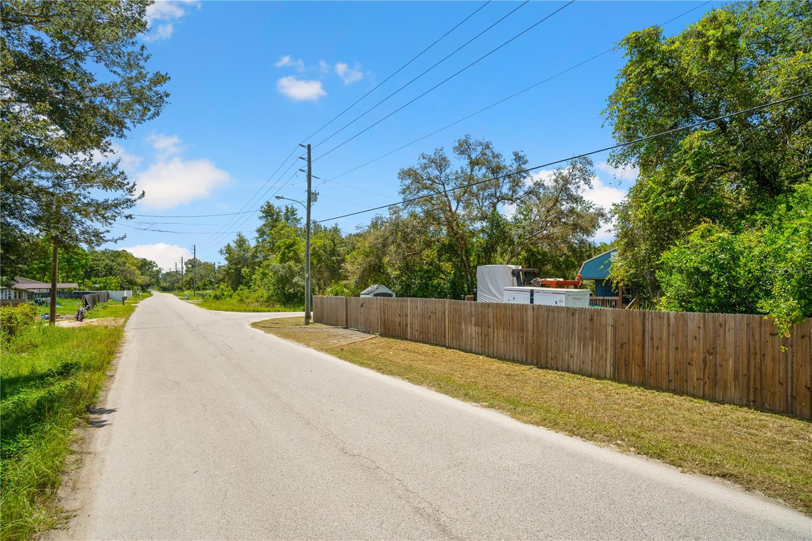 MOON LAKE ESTATES - Land