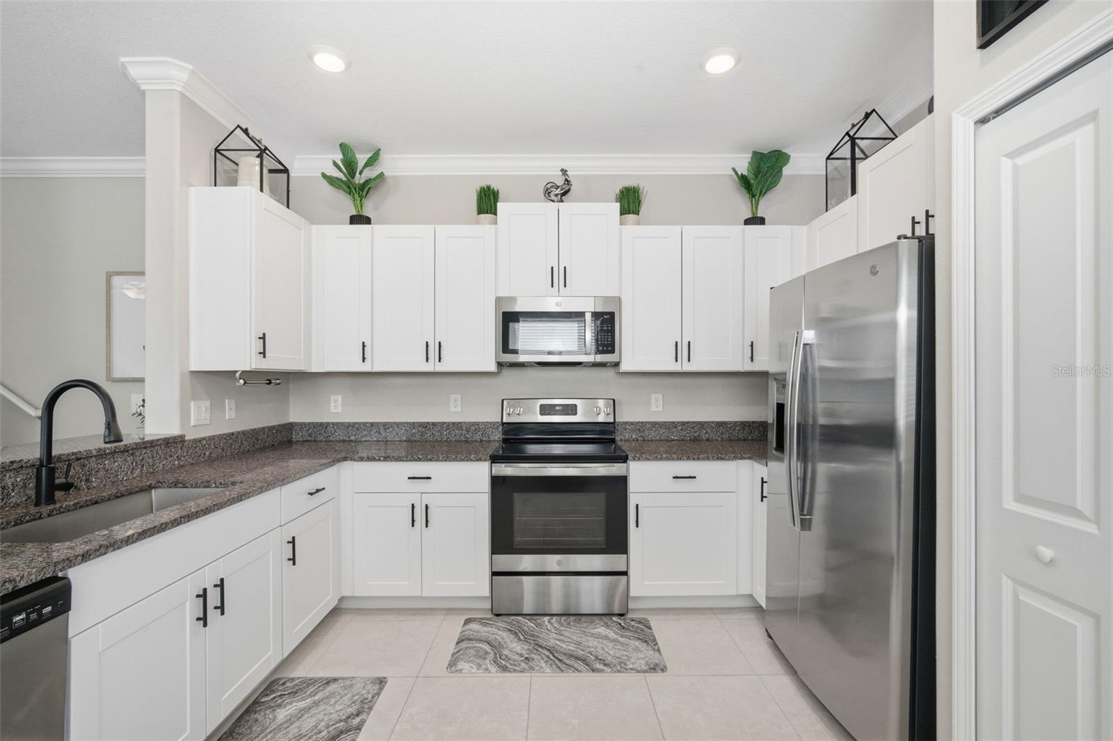 WILLOW SQUARE TWNHMS - Residential