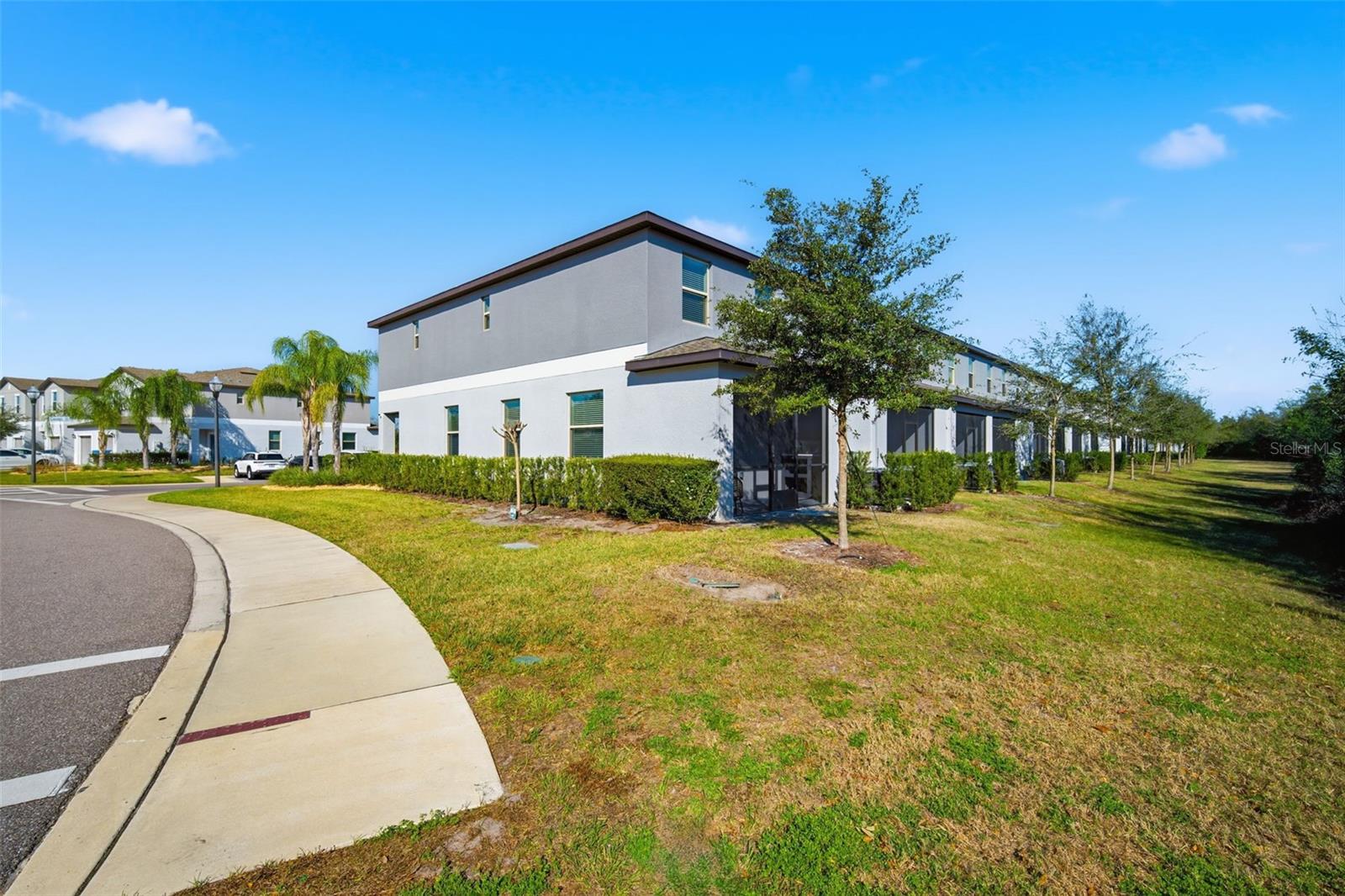 WILLOW SQUARE TWNHMS - Residential