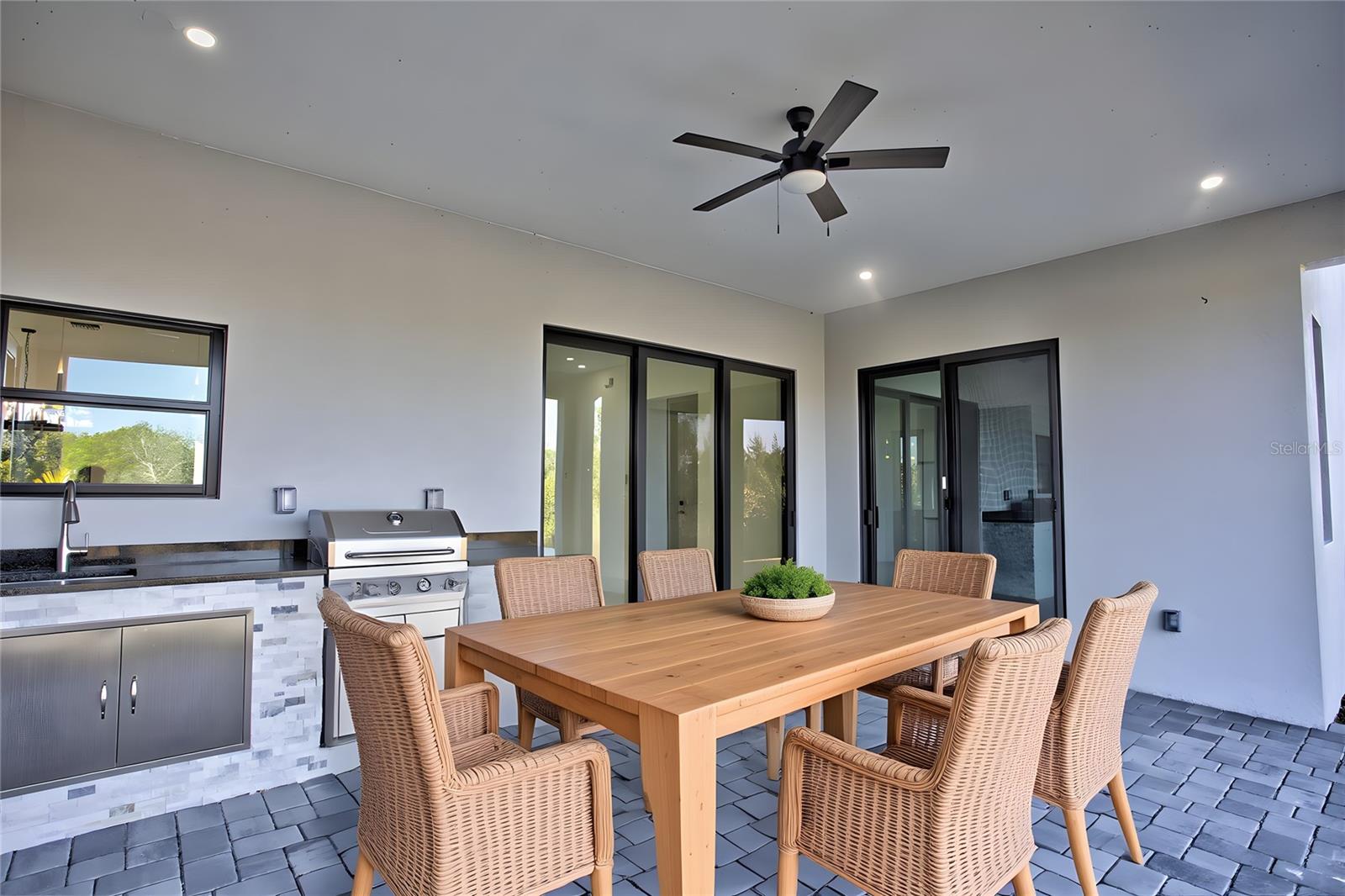 9574 SALT LAKE STREET