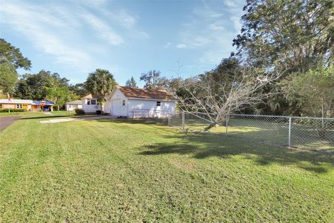 A home in DELAND