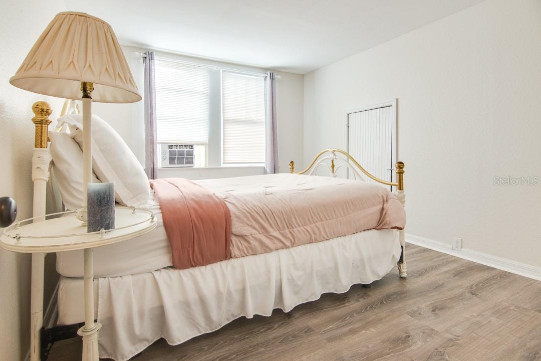 DIXIELAND REV - Residential