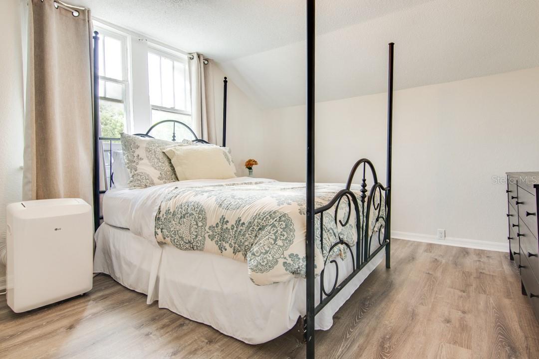 DIXIELAND REV - Residential