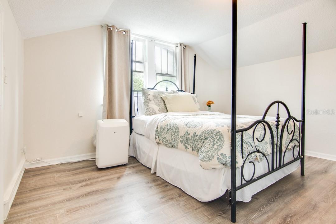 DIXIELAND REV - Residential