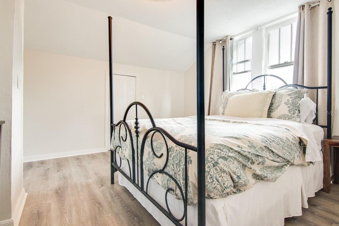 DIXIELAND REV - Residential