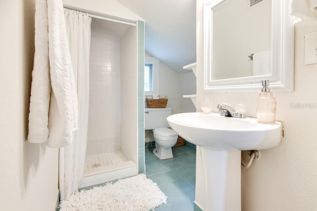 DIXIELAND REV - Residential