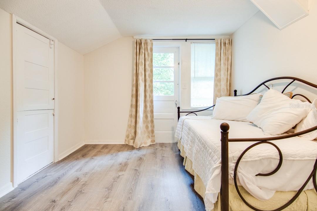 DIXIELAND REV - Residential