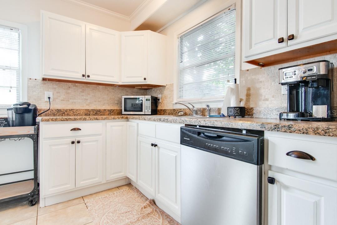 DIXIELAND REV - Residential