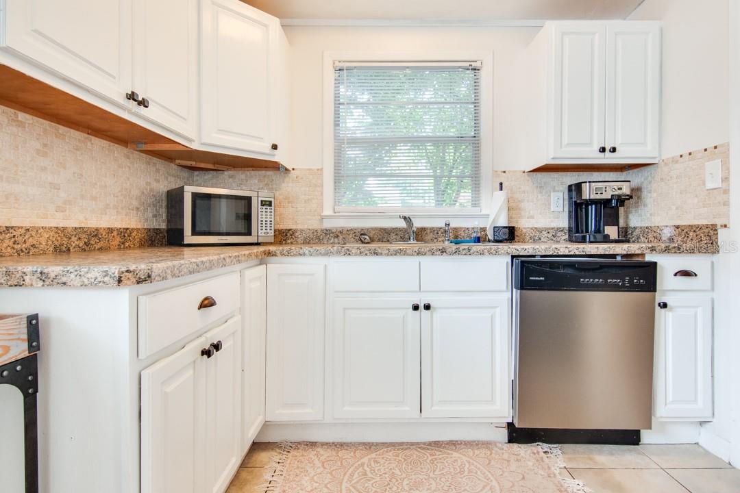 DIXIELAND REV - Residential