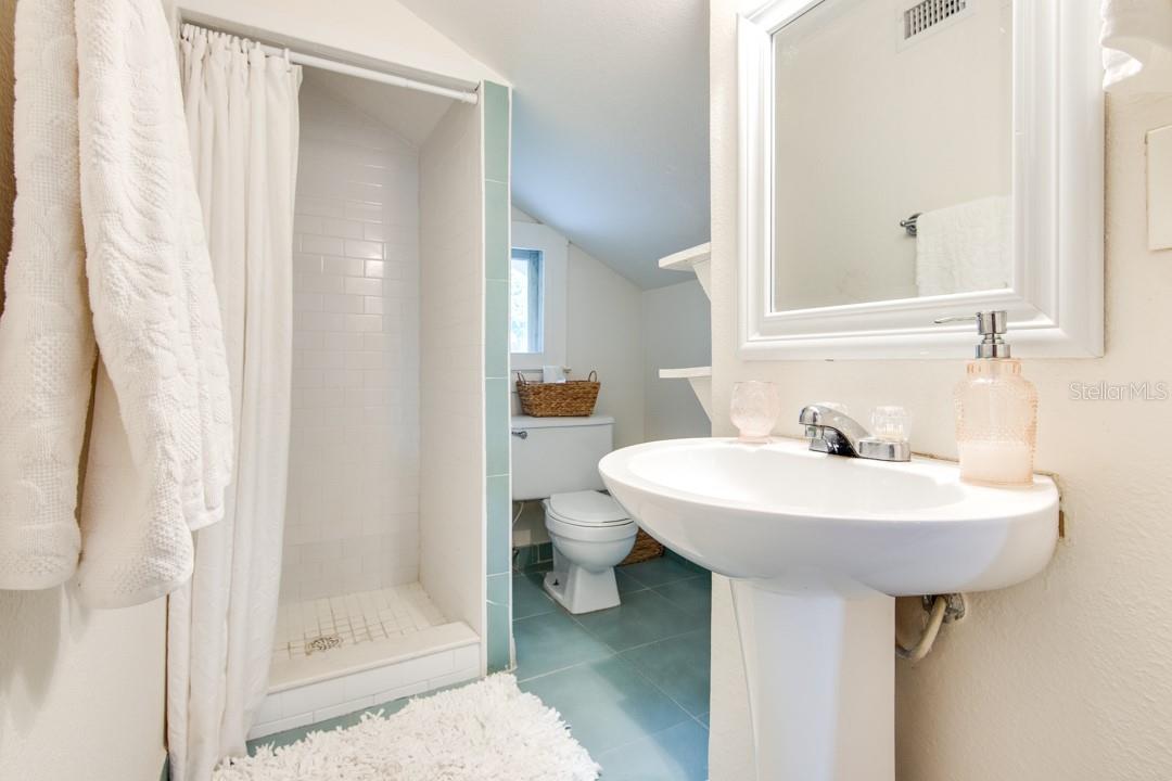 DIXIELAND REV - Residential