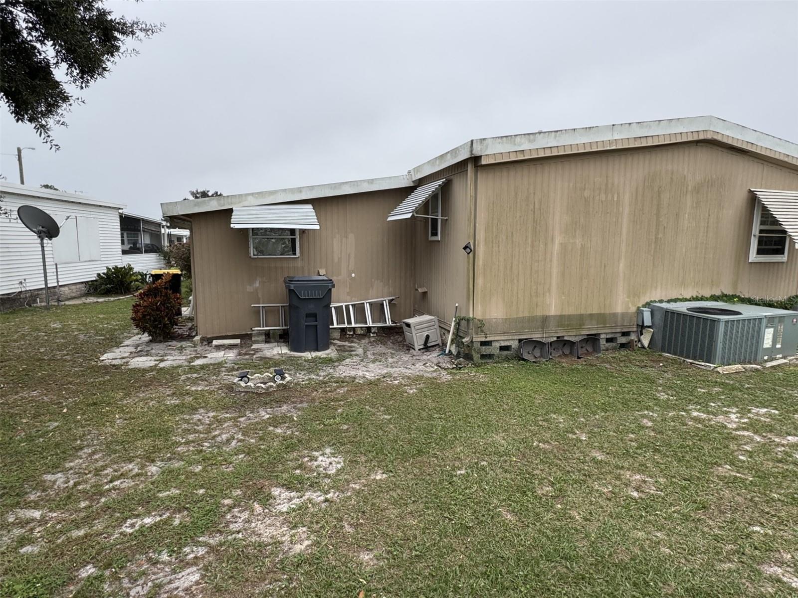 9072 LAKE POINT BOULEVARD