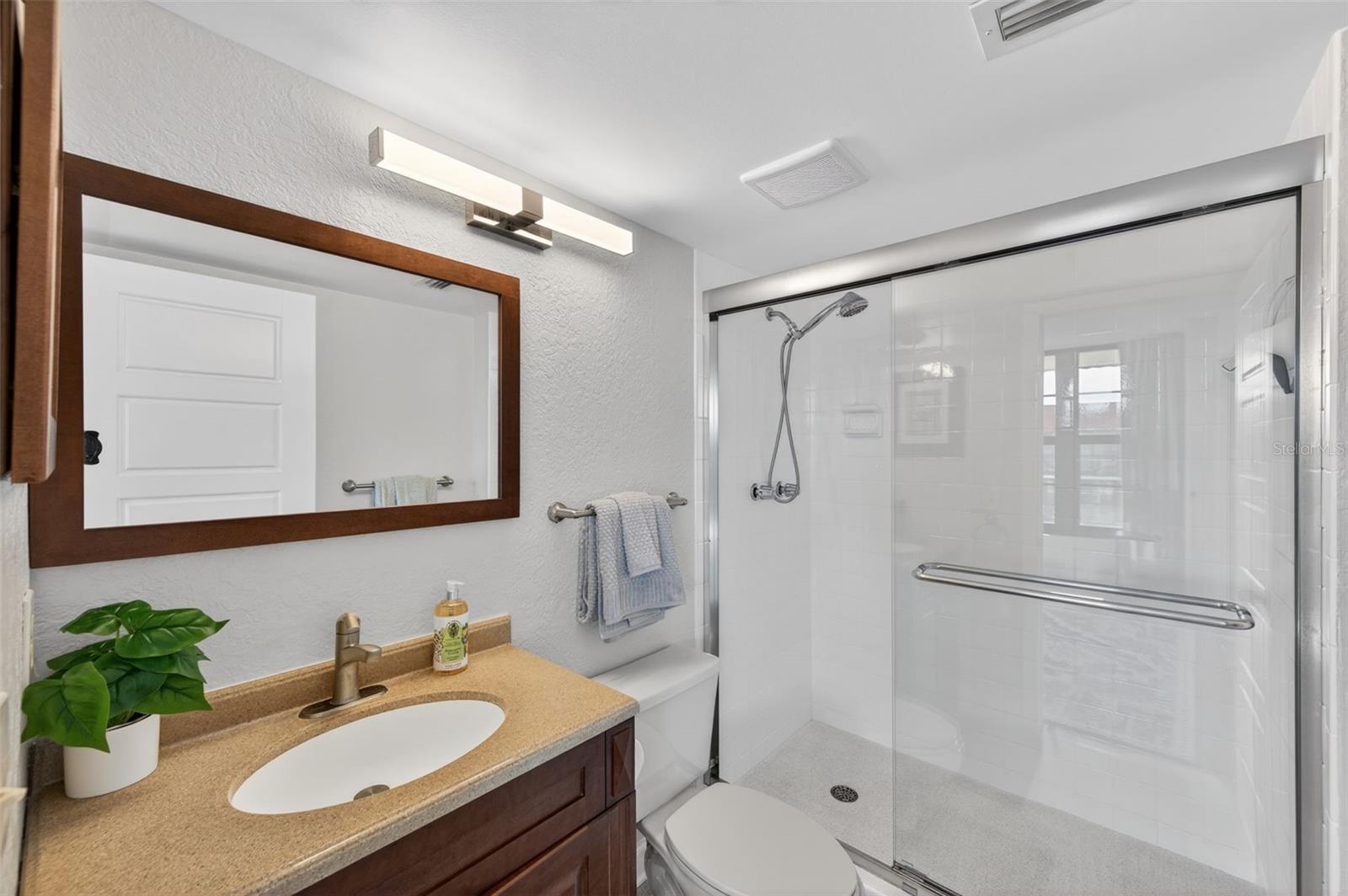 BAY MARINER THE CONDO - Residential