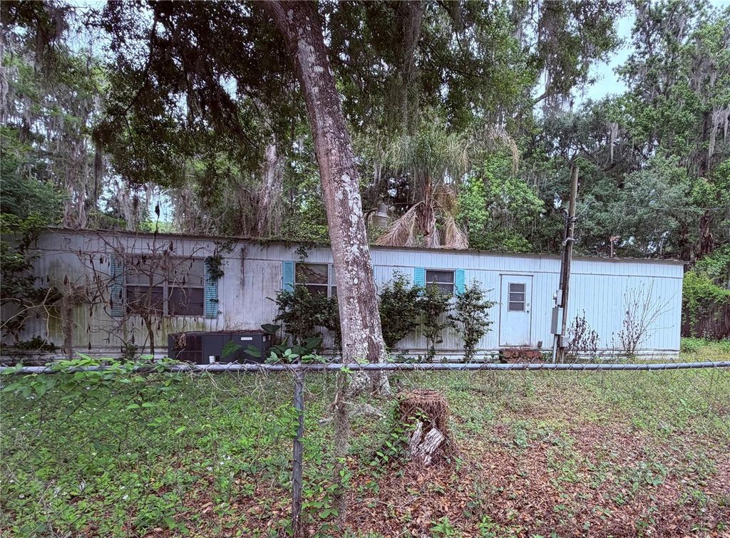 Photo of 3051 Cr 430a, Lake Panasoffkee, FL 33538 (MLS # TB8496644)