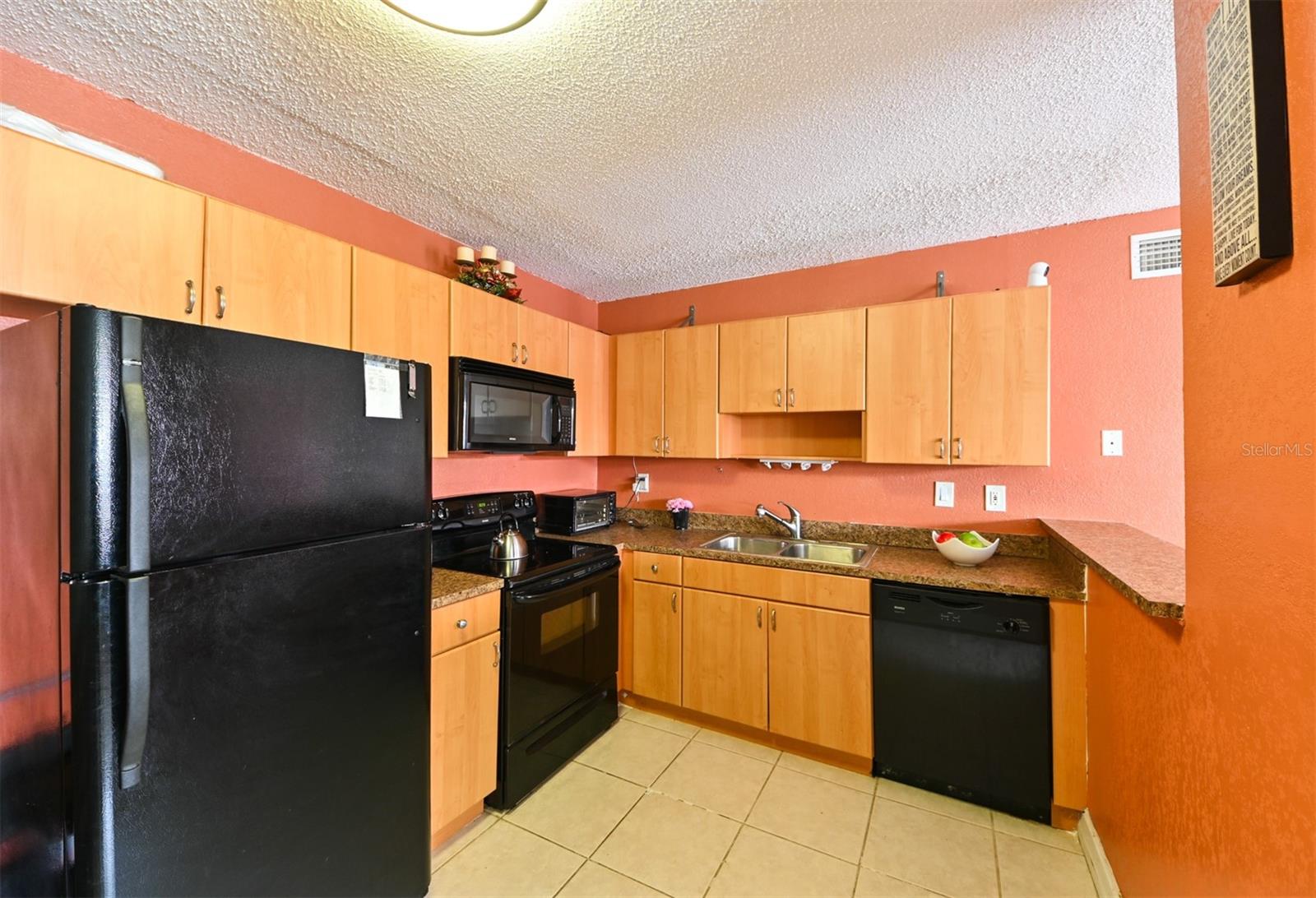 GLENDALE VILLAS A CONDO - Residential