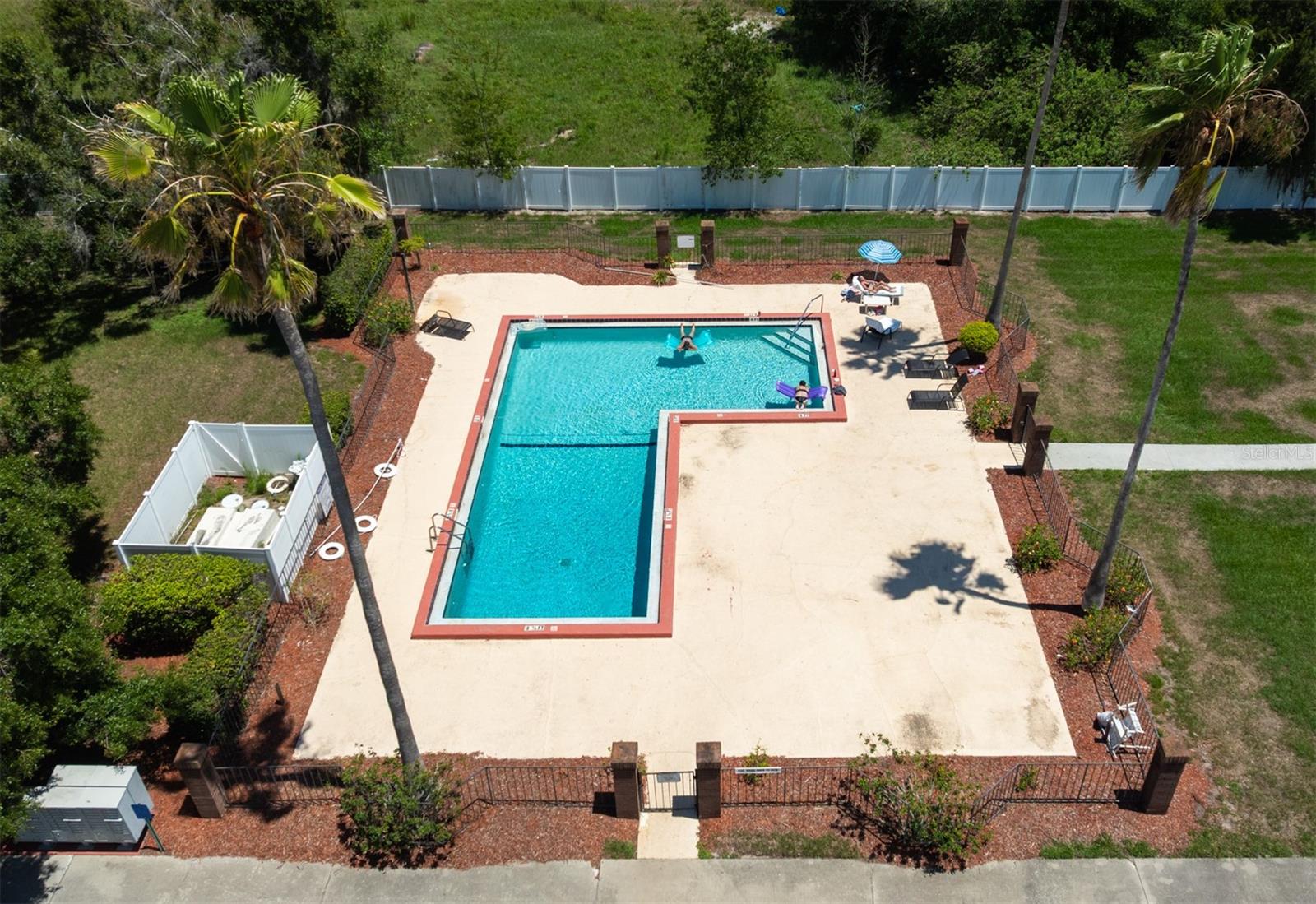 GLENDALE VILLAS A CONDO - Residential