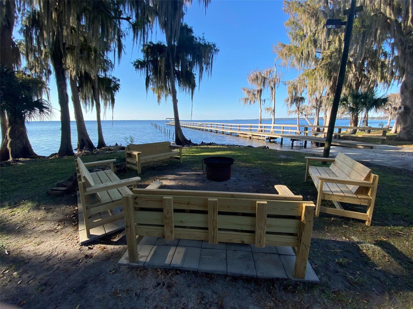 PARADISE LAKES - Land