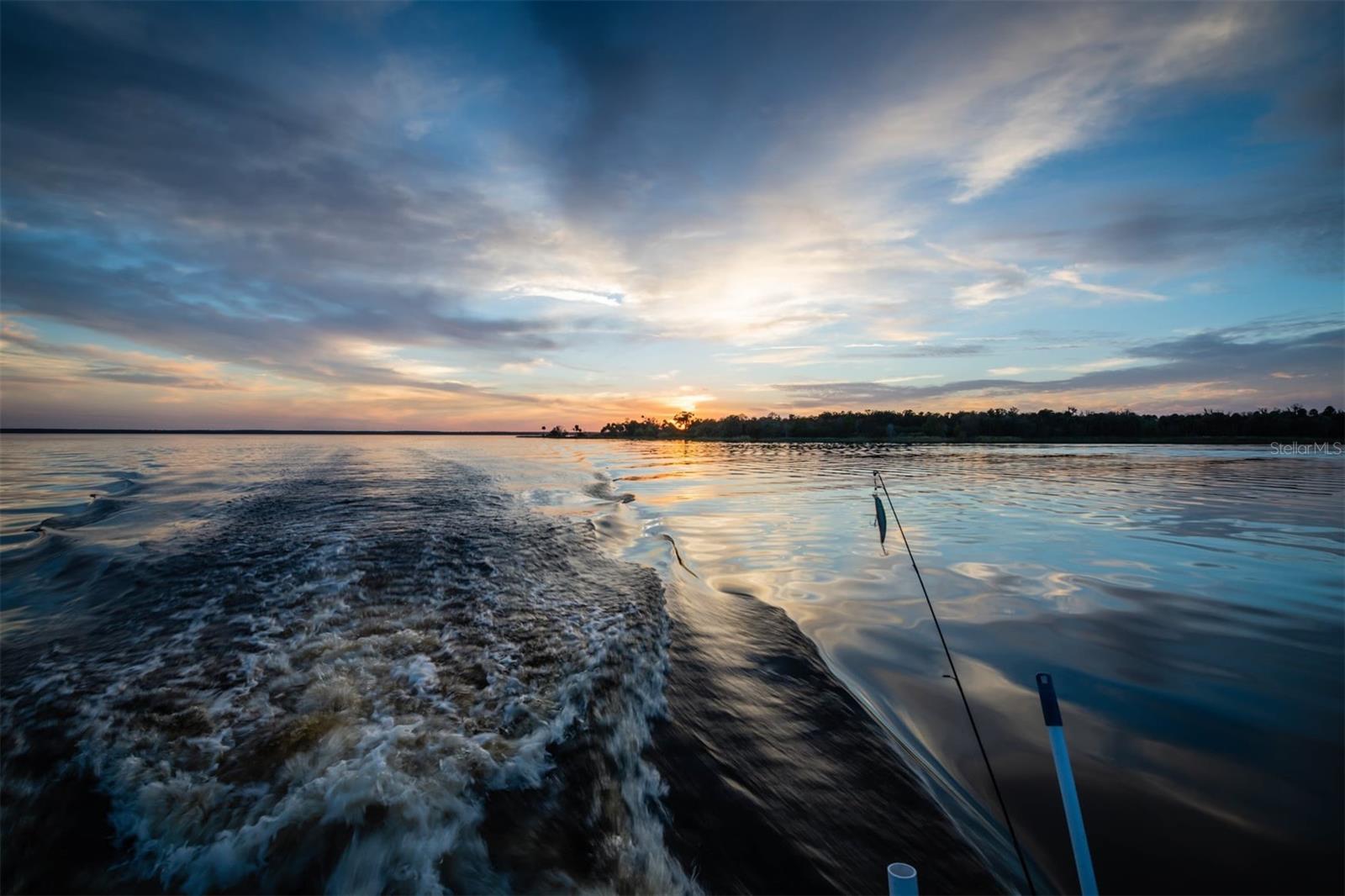 PARADISE LAKES - Land