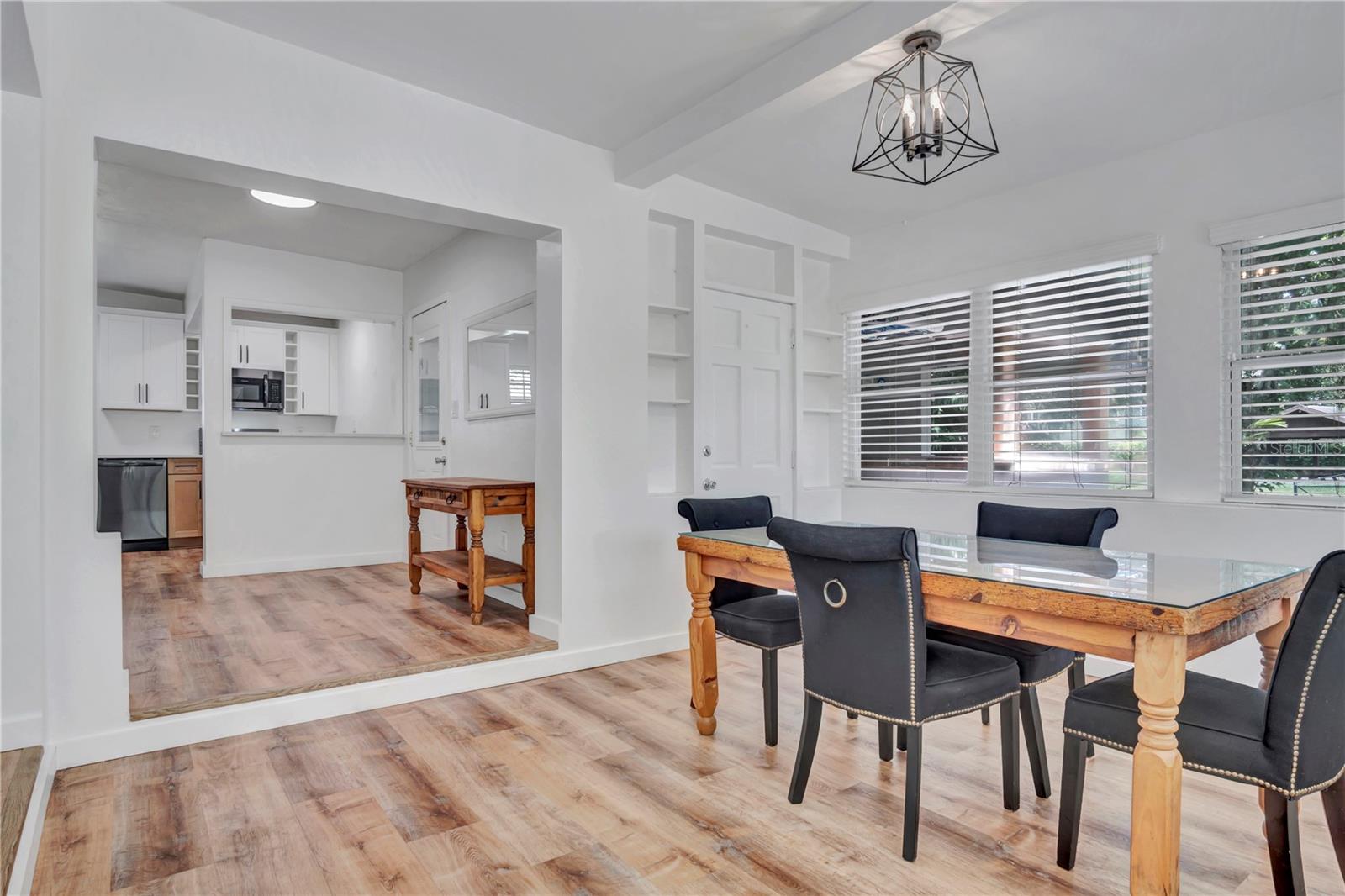 VENETIAN VILLAS - Residential