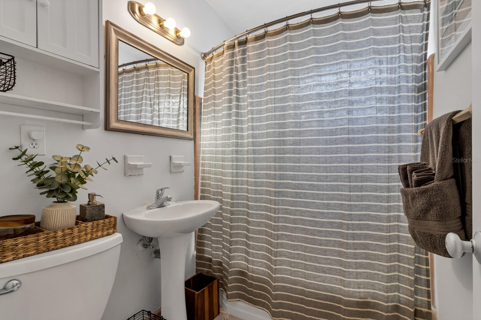 VENETIAN VILLAS - Residential