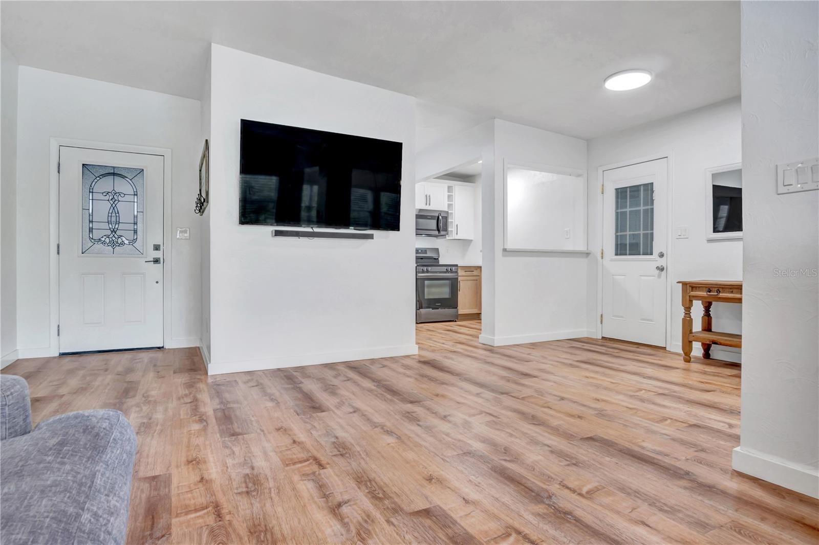 VENETIAN VILLAS - Residential