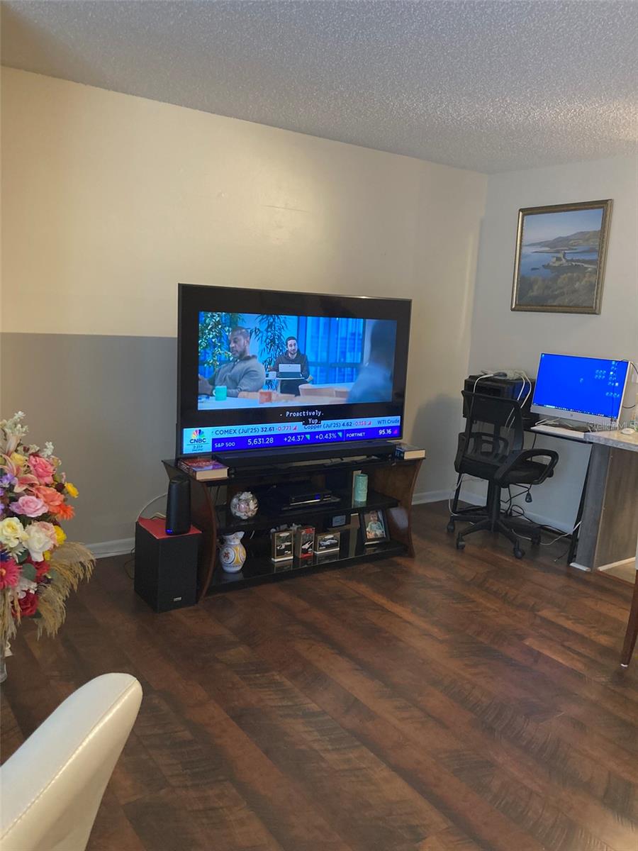 FIVE TOWNS OF ST PETE - Residential Lease