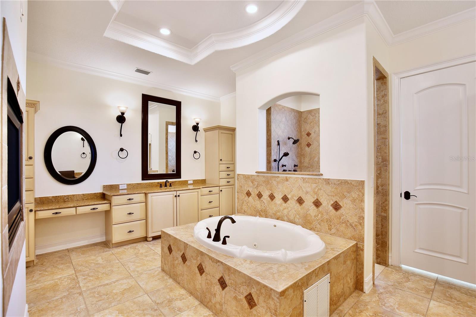 CLERMONT BELLA LAGO - Residential