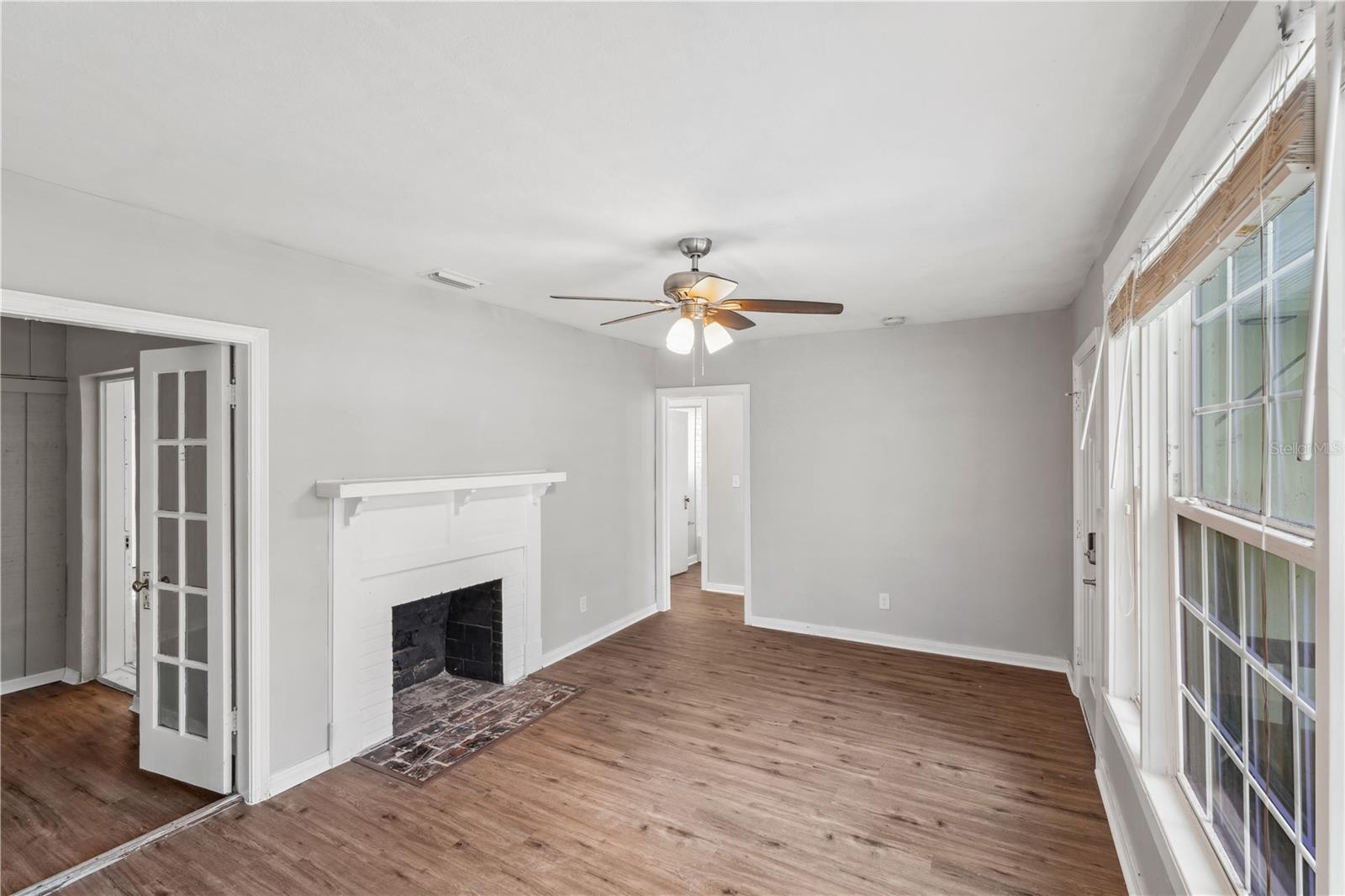 ROOSEVELT GARDENS - Residential