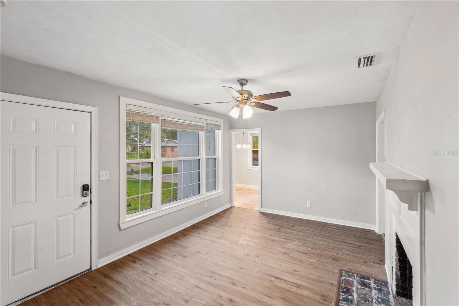 ROOSEVELT GARDENS - Residential