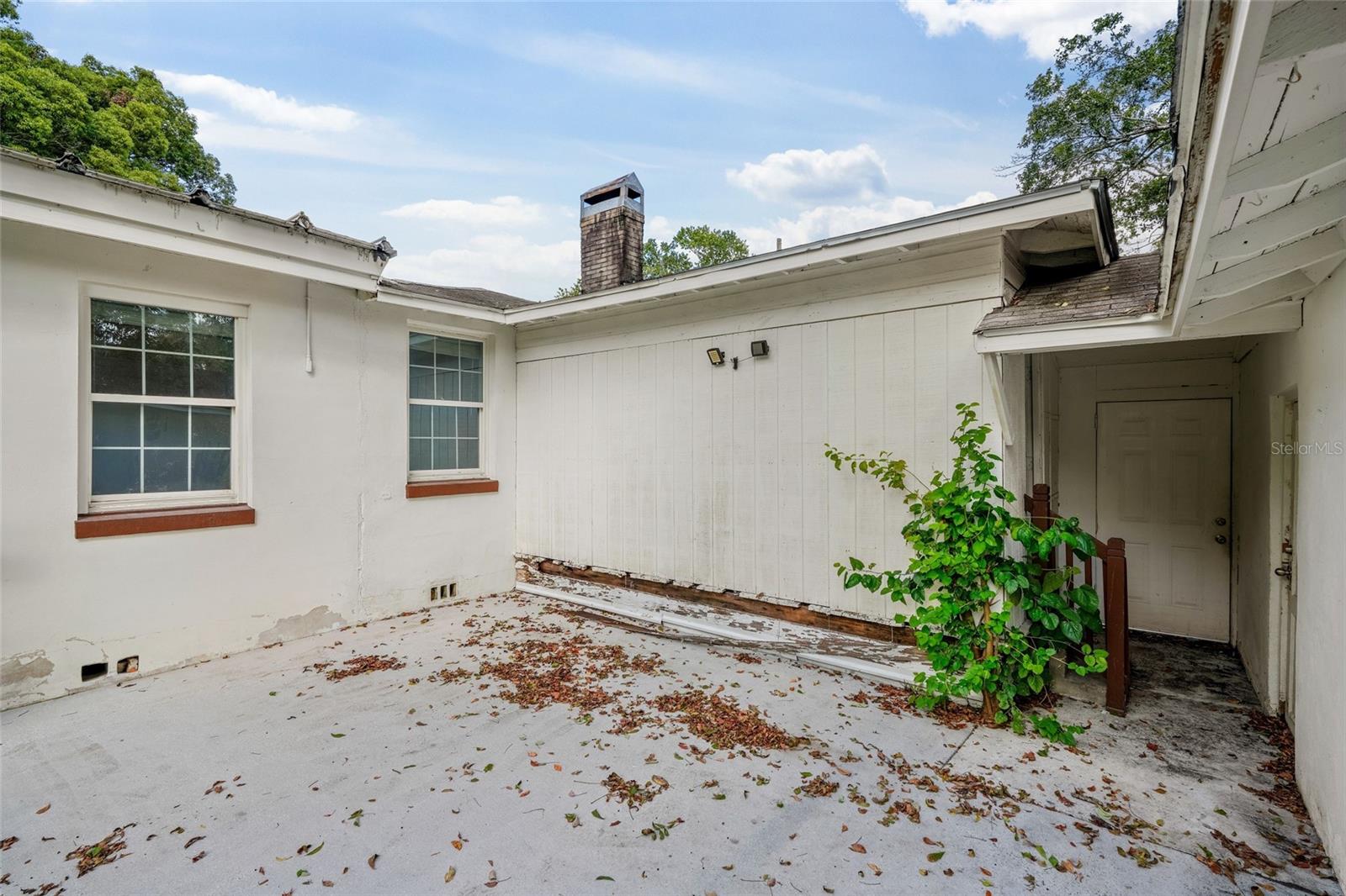 ROOSEVELT GARDENS - Residential