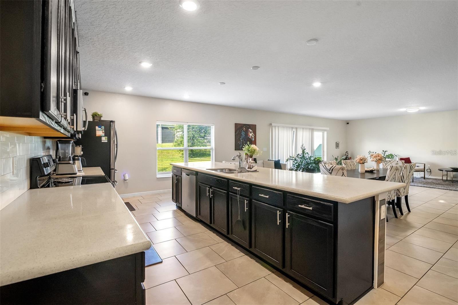 LAUREL ESTATES - Residential