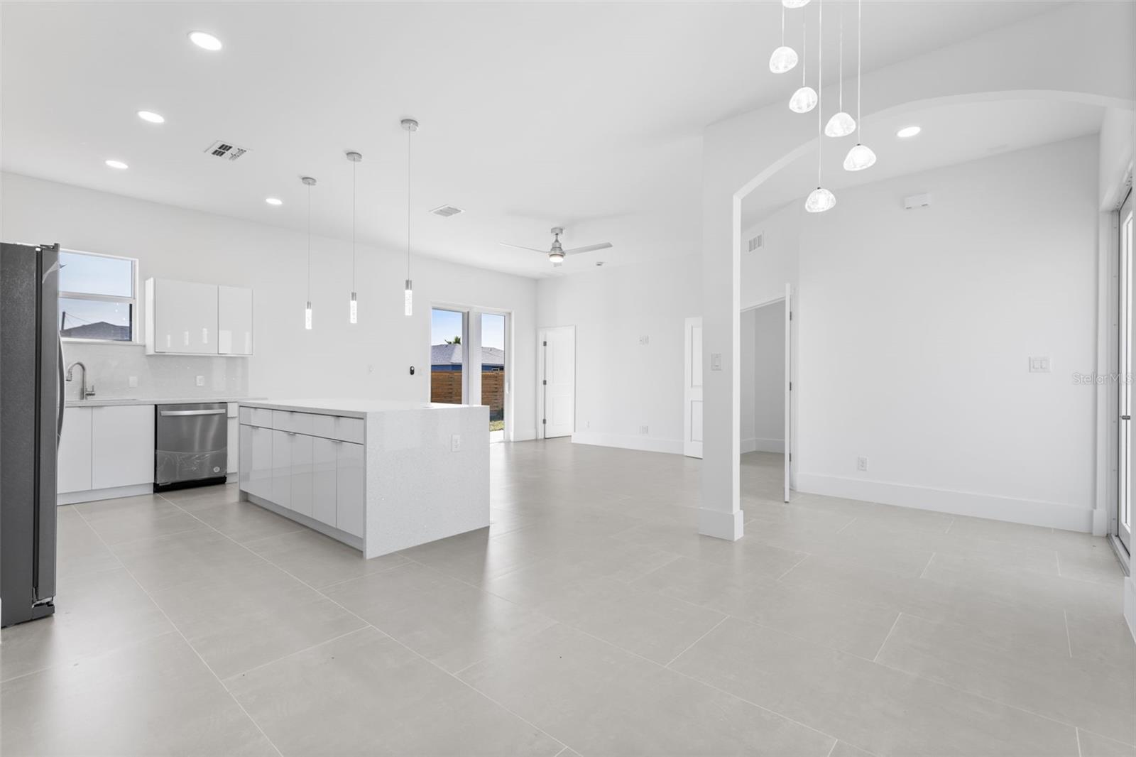 SOUTH NORTH PT - Residential