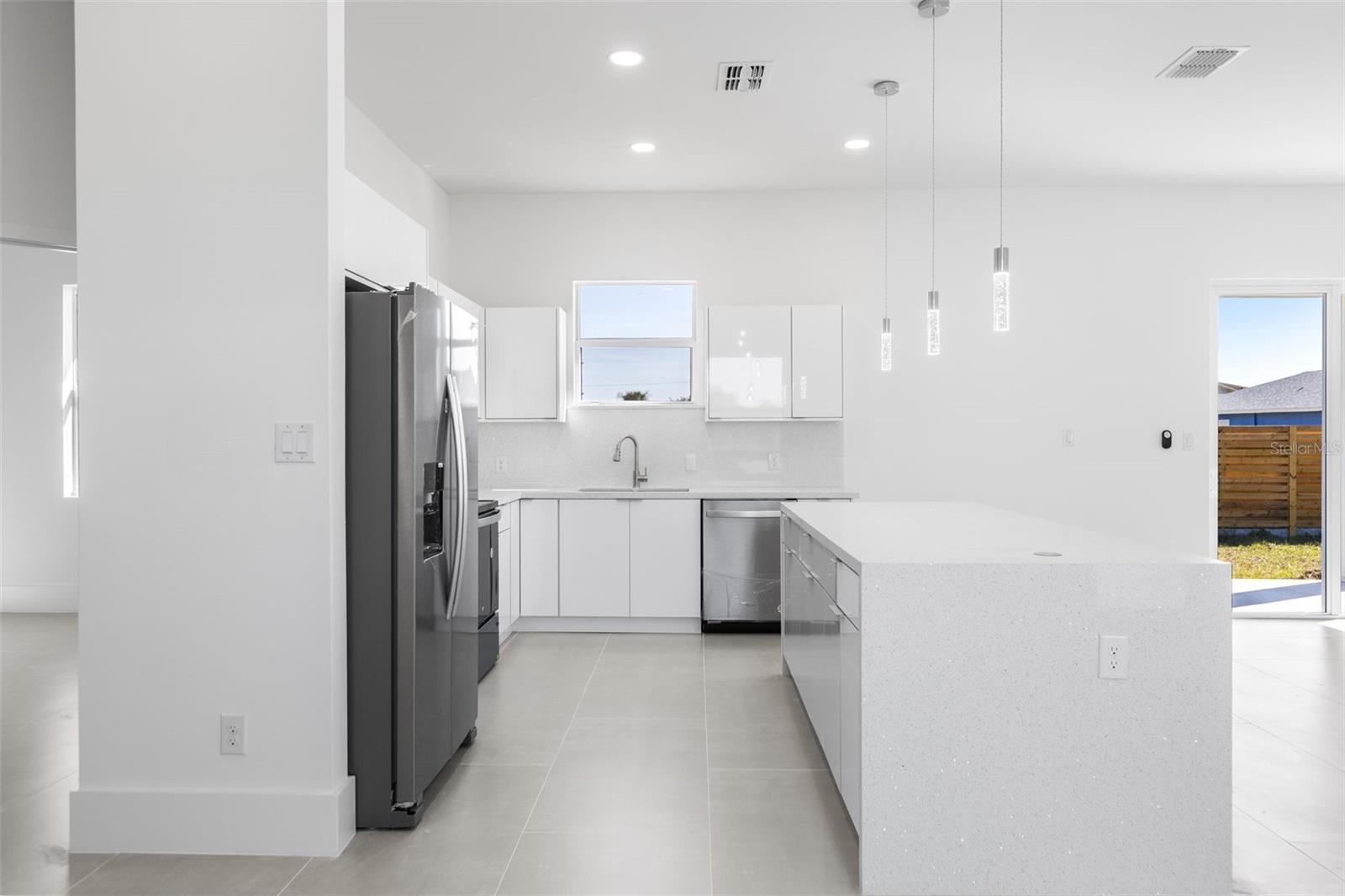 SOUTH NORTH PT - Residential