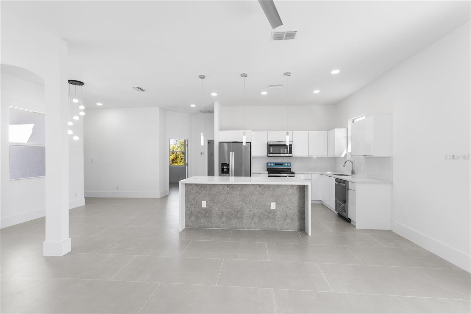 SOUTH NORTH PT - Residential