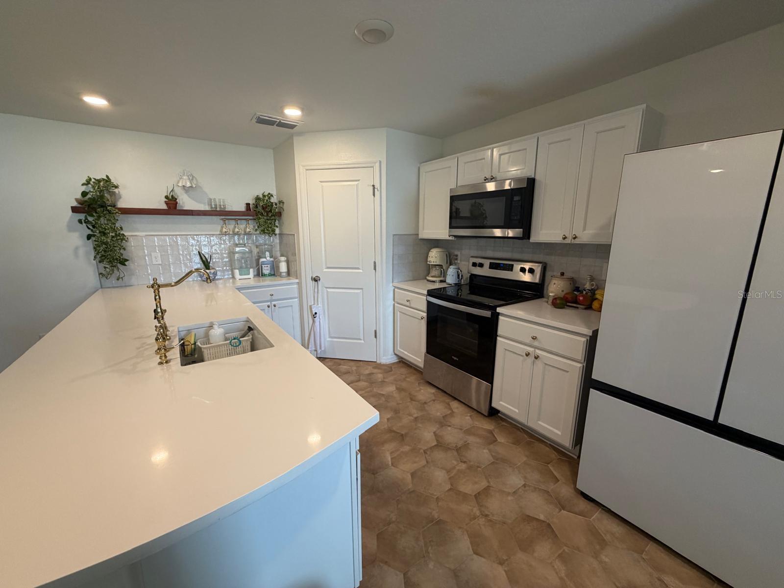 SPRING HILL - Residential