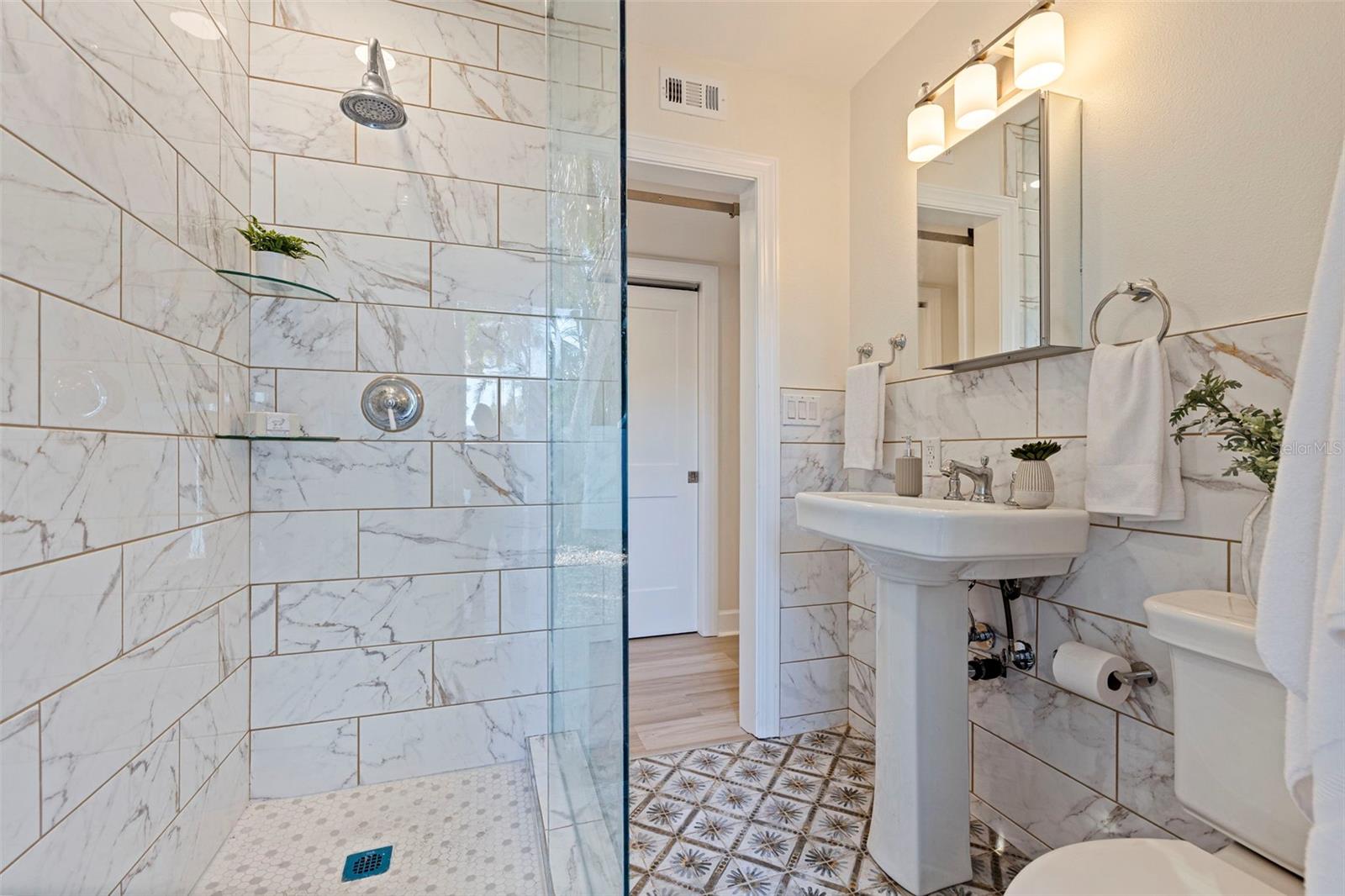 DON CE-SAR PLACE - Residential