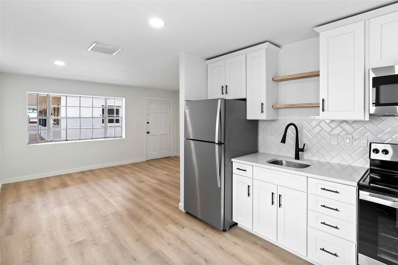 OAKLAND SUB - Residential Lease