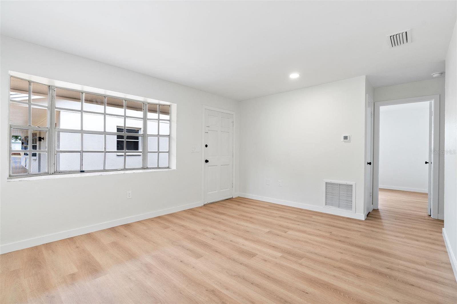 OAKLAND SUB - Residential Lease