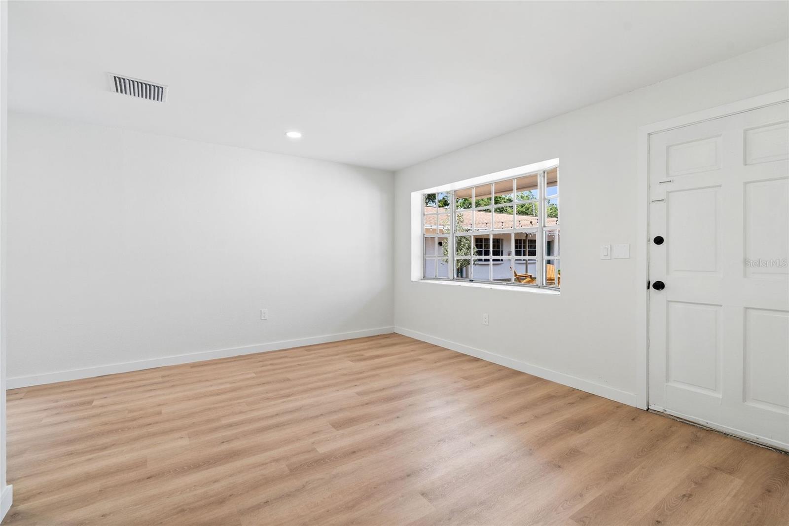 OAKLAND SUB - Residential Lease