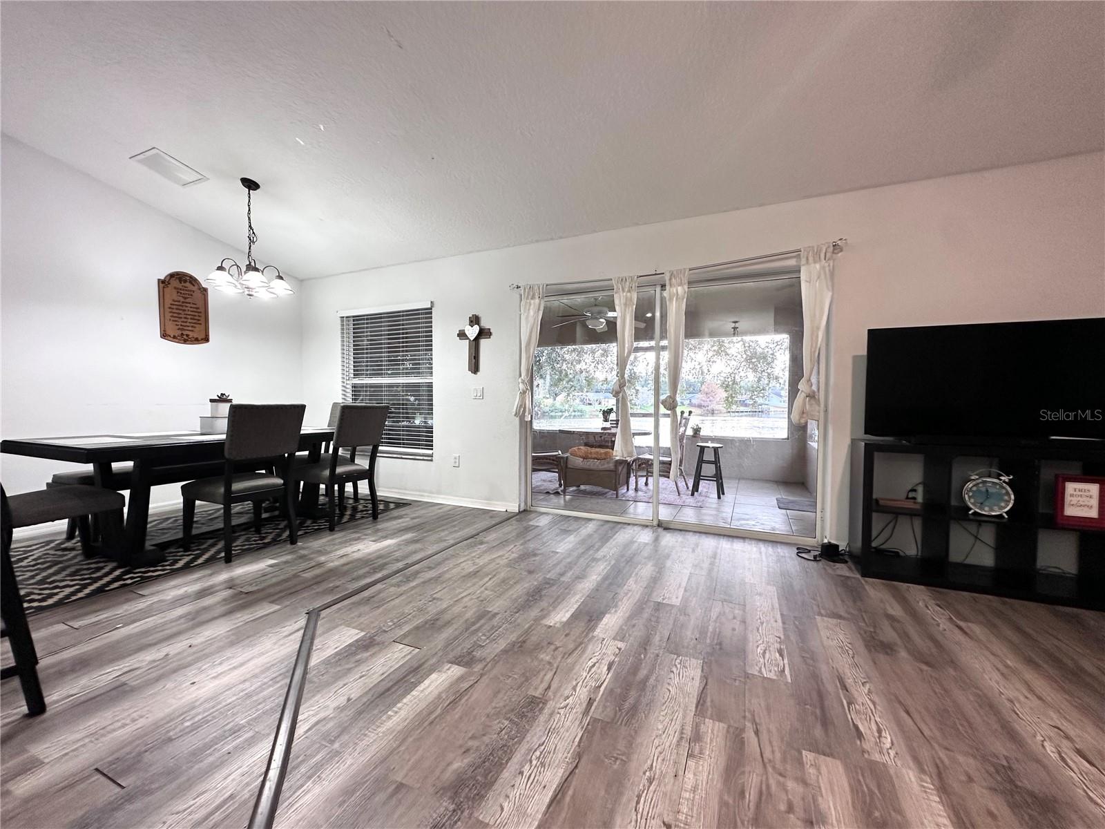 EMERALD LAKE COLONY UNIT 3 - Residential