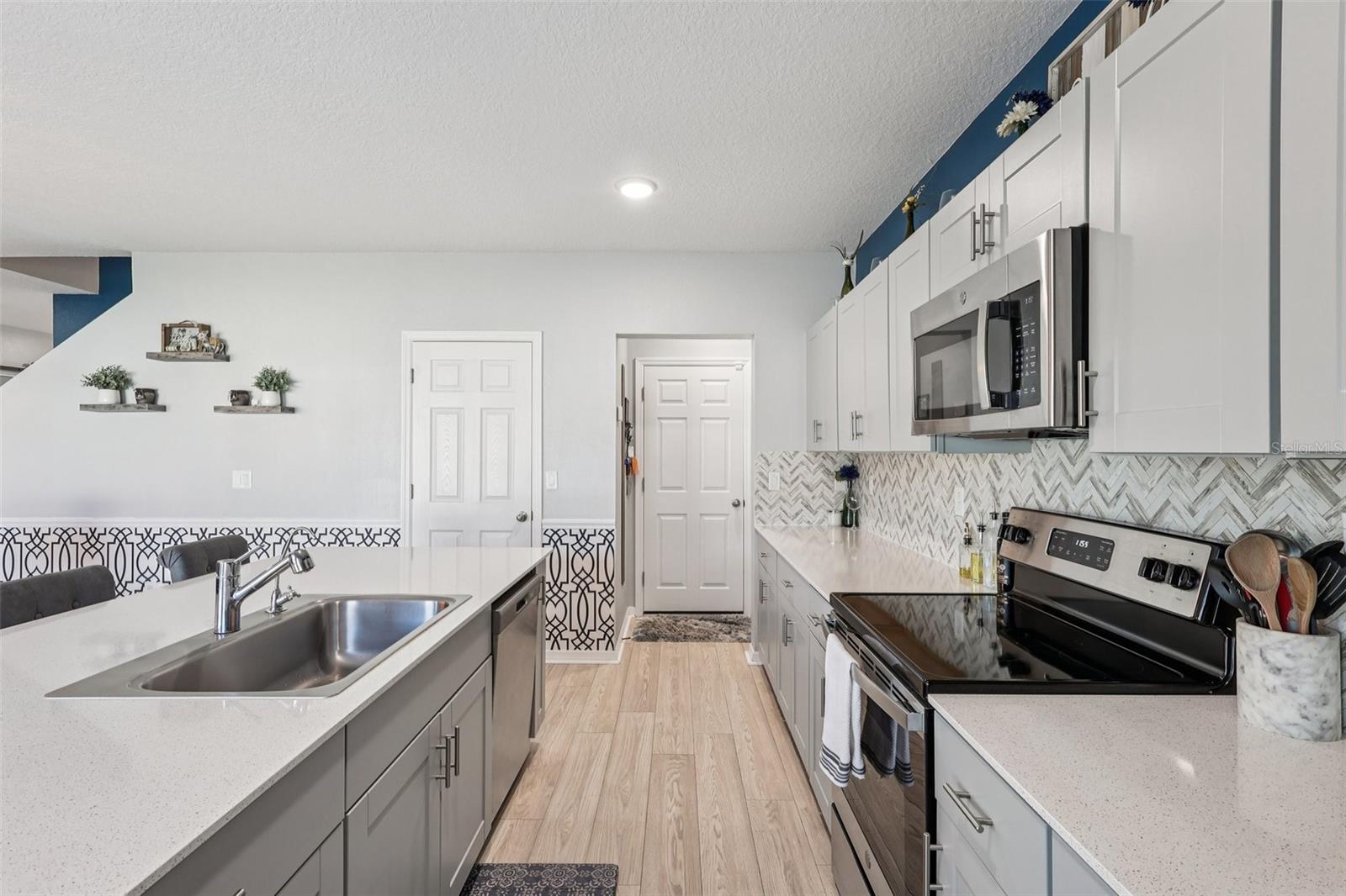 RIVERSTONE - Residential