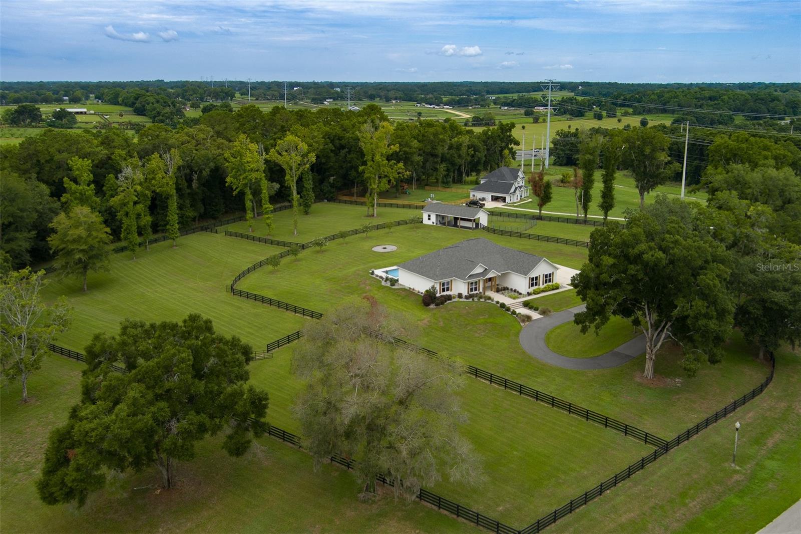 EQUESTRIAN SPRINGS - Farm