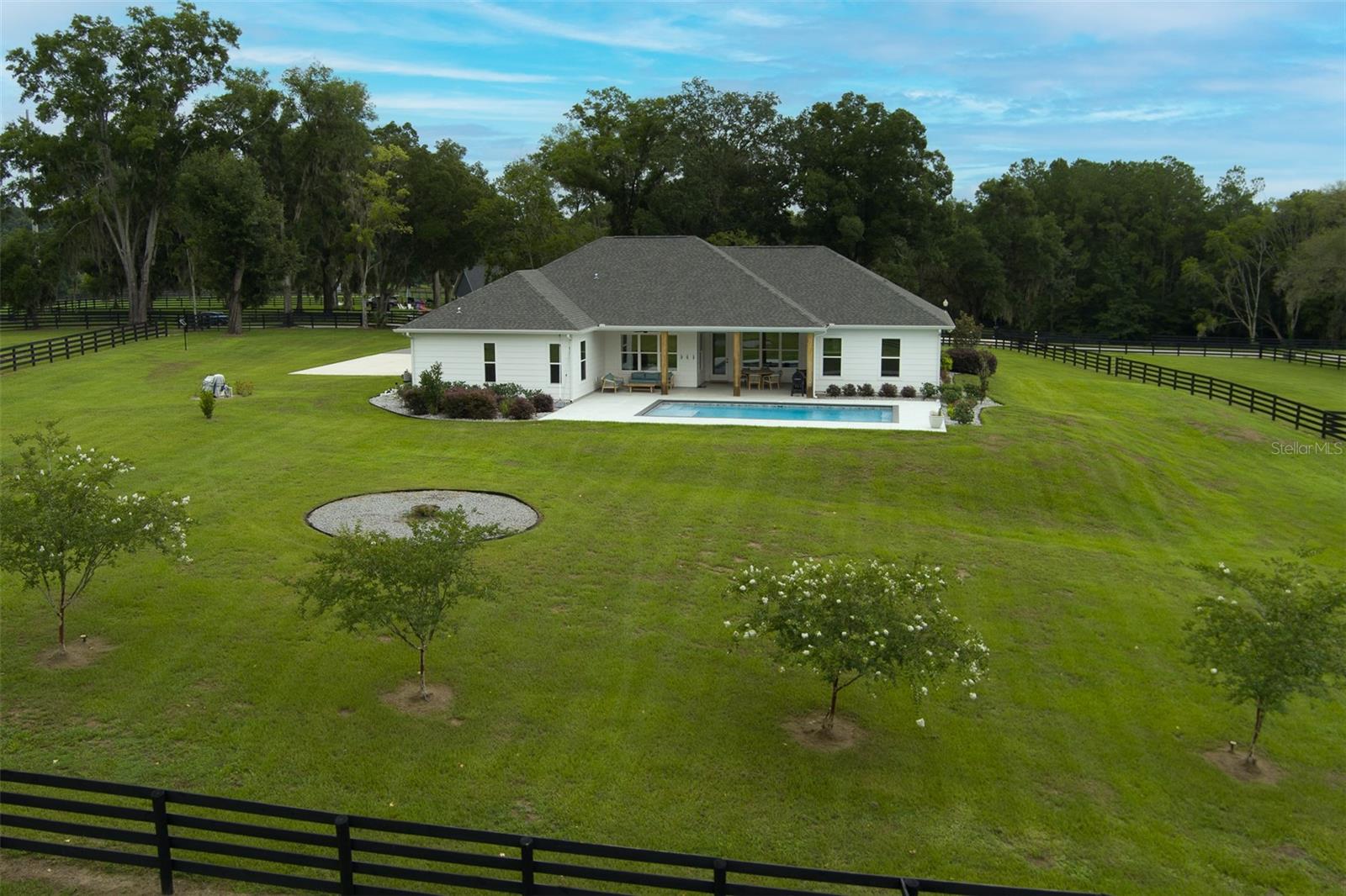 EQUESTRIAN SPRINGS - Farm