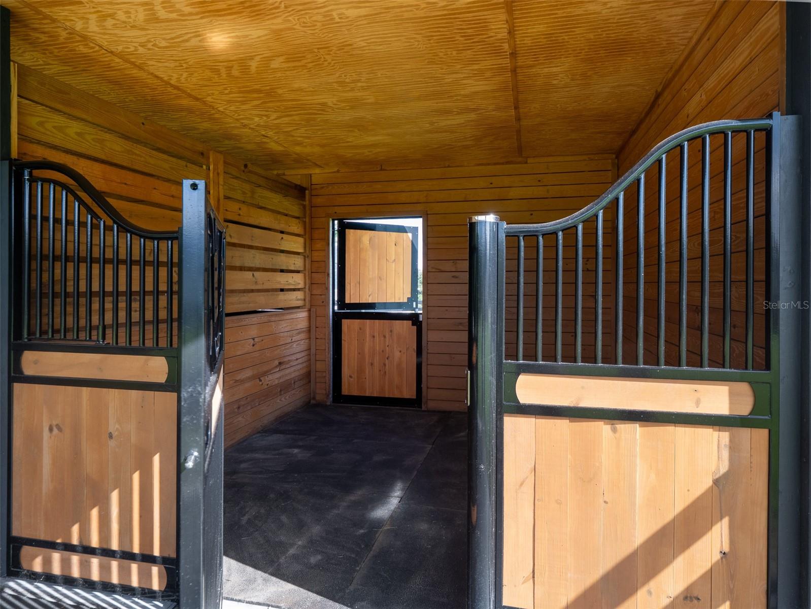 EQUESTRIAN SPRINGS - Farm