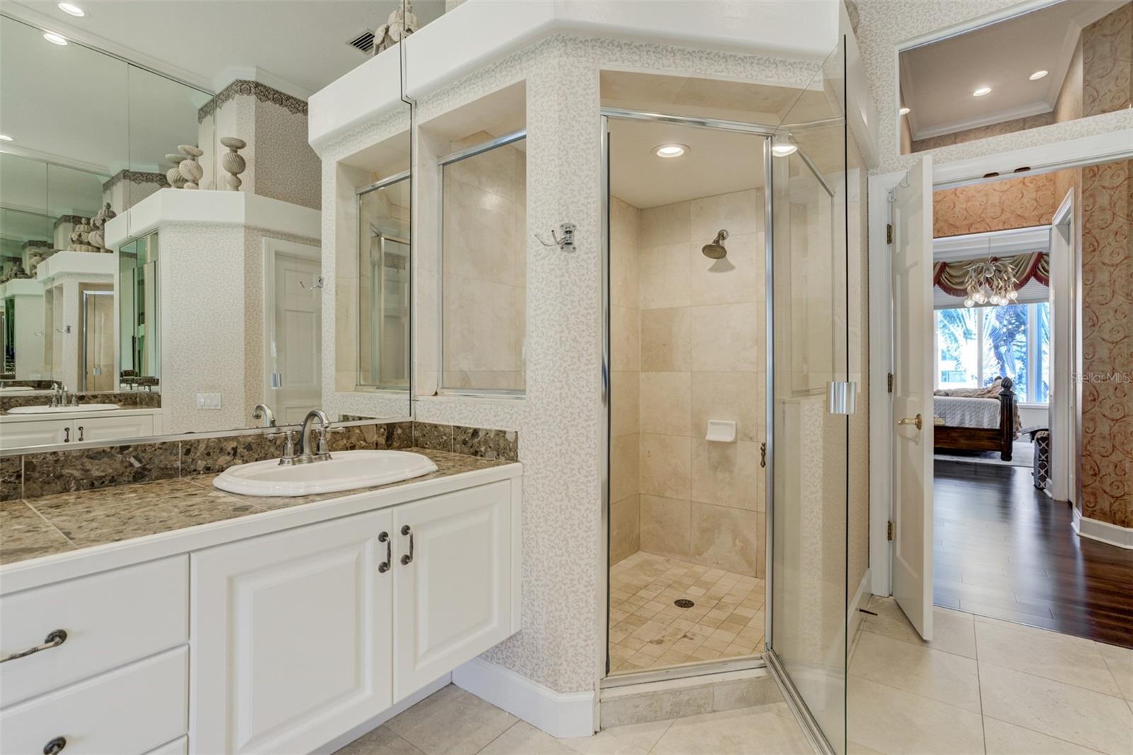 SUNSET BAY - Residential