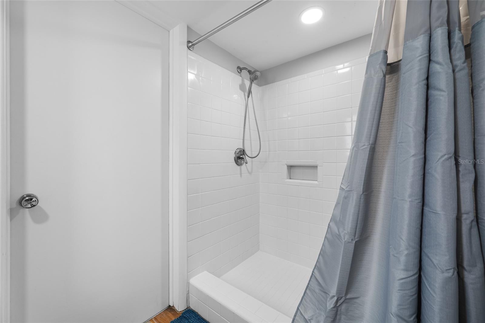 DOUGLAS MANOR ESTATES 2ND ADD - Residential