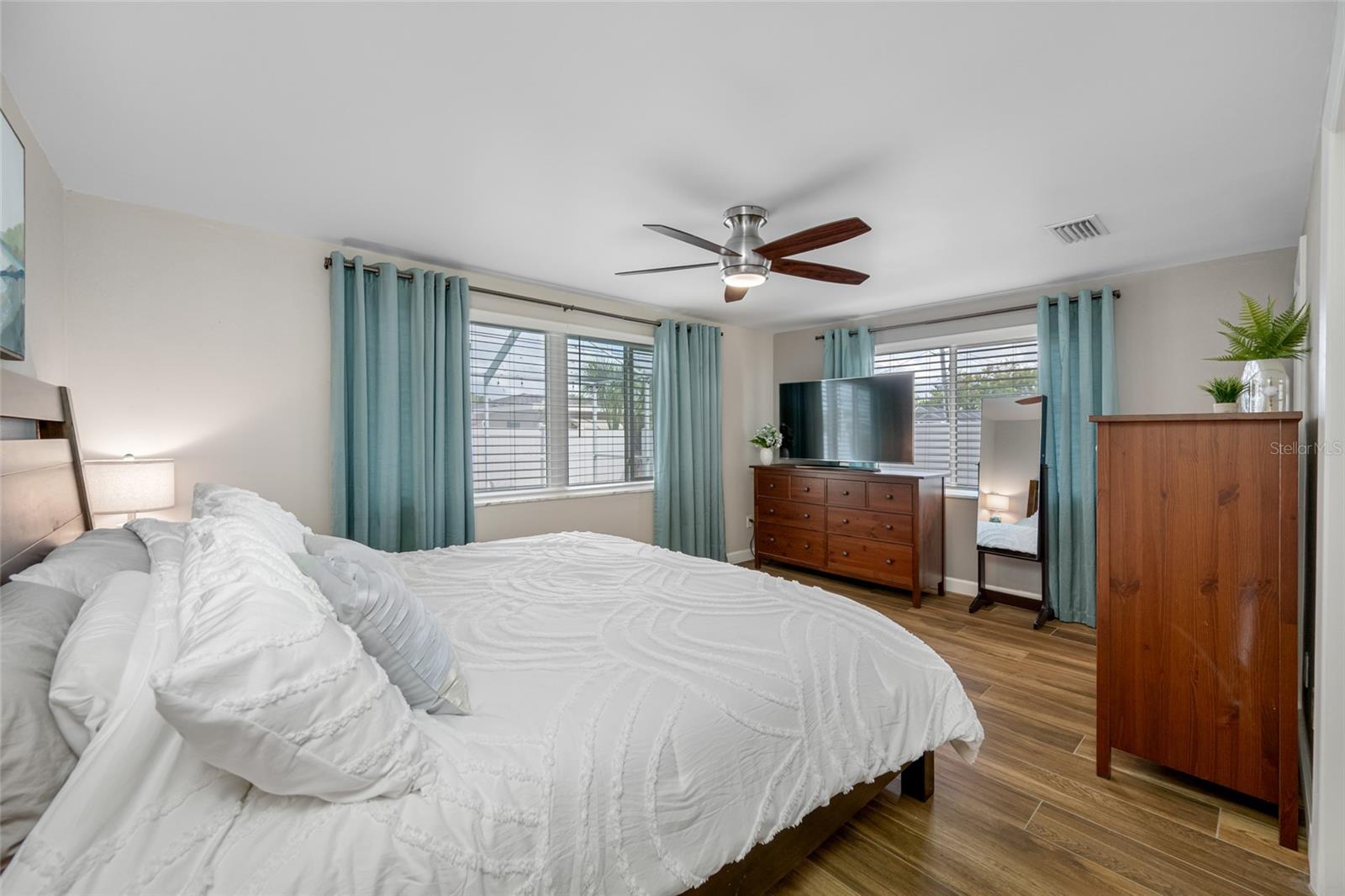 DOUGLAS MANOR ESTATES 2ND ADD - Residential