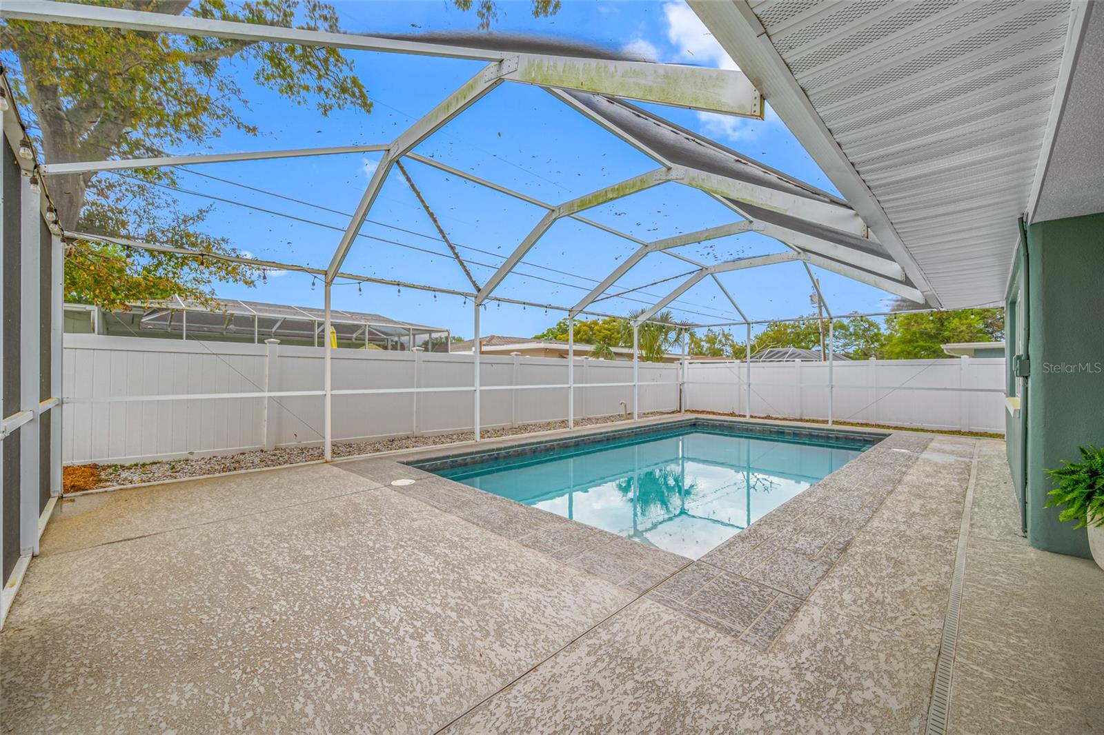 DOUGLAS MANOR ESTATES 2ND ADD - Residential