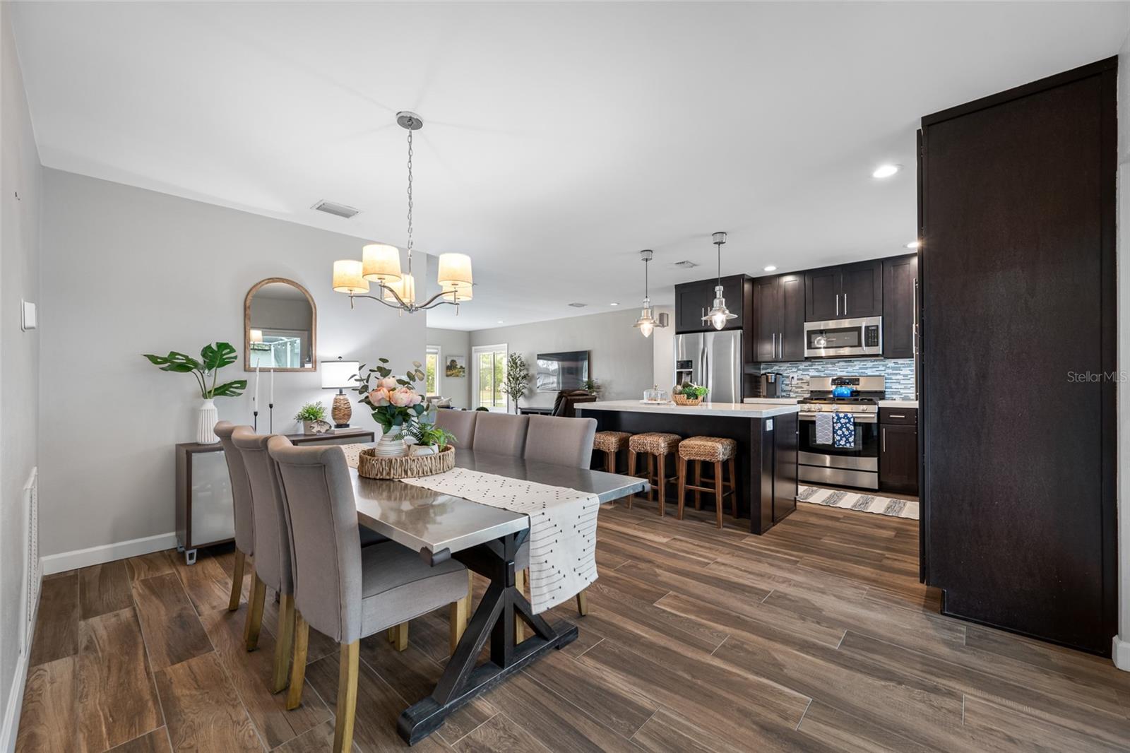 DOUGLAS MANOR ESTATES 2ND ADD - Residential