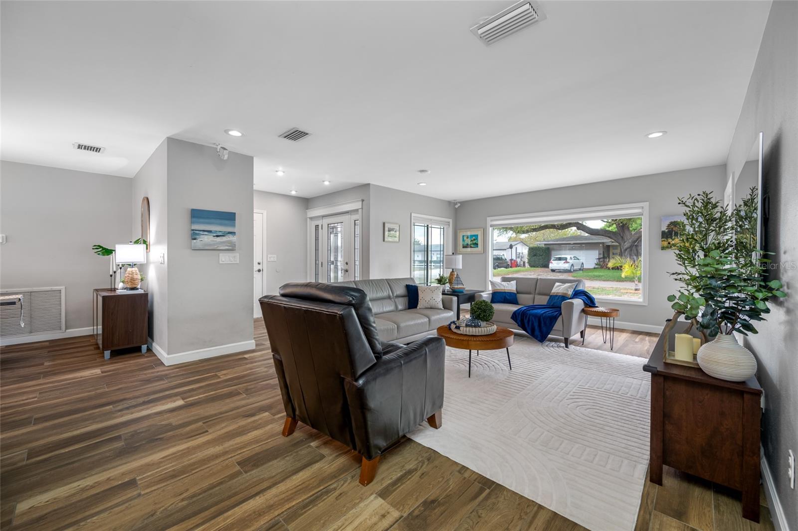 DOUGLAS MANOR ESTATES 2ND ADD - Residential